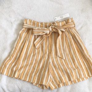 DREW | Mustard and I pry Strips Linen shorts (XS)